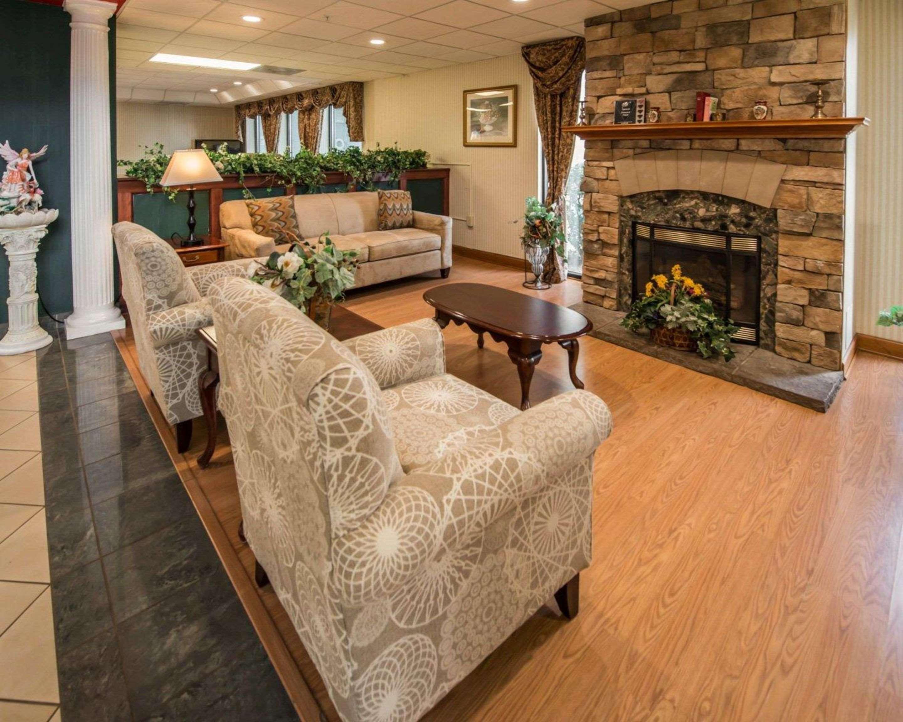 Comfort Inn & Suites Morganton Bagian luar foto