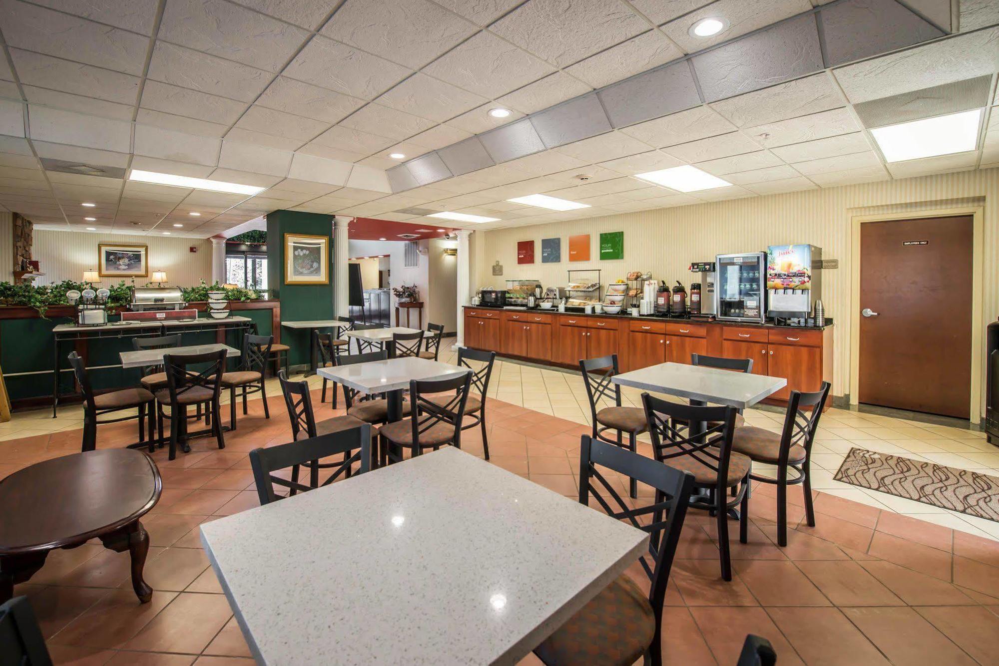 Comfort Inn & Suites Morganton Bagian luar foto